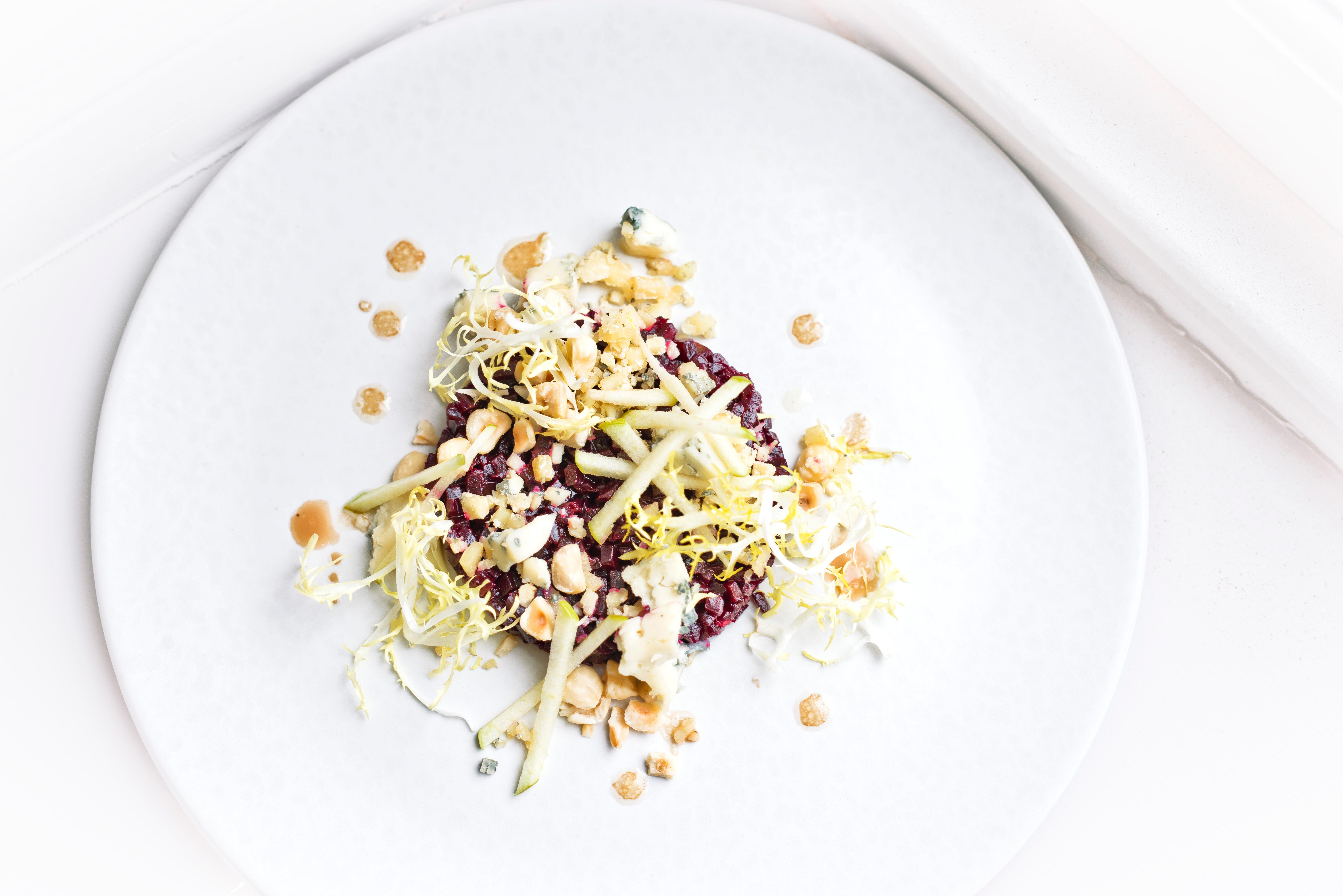 Kimpton Blythswood Square Hotel & Spa By Ihg Glasgow Bagian luar foto A salad prepared by the Culinary Institute of America