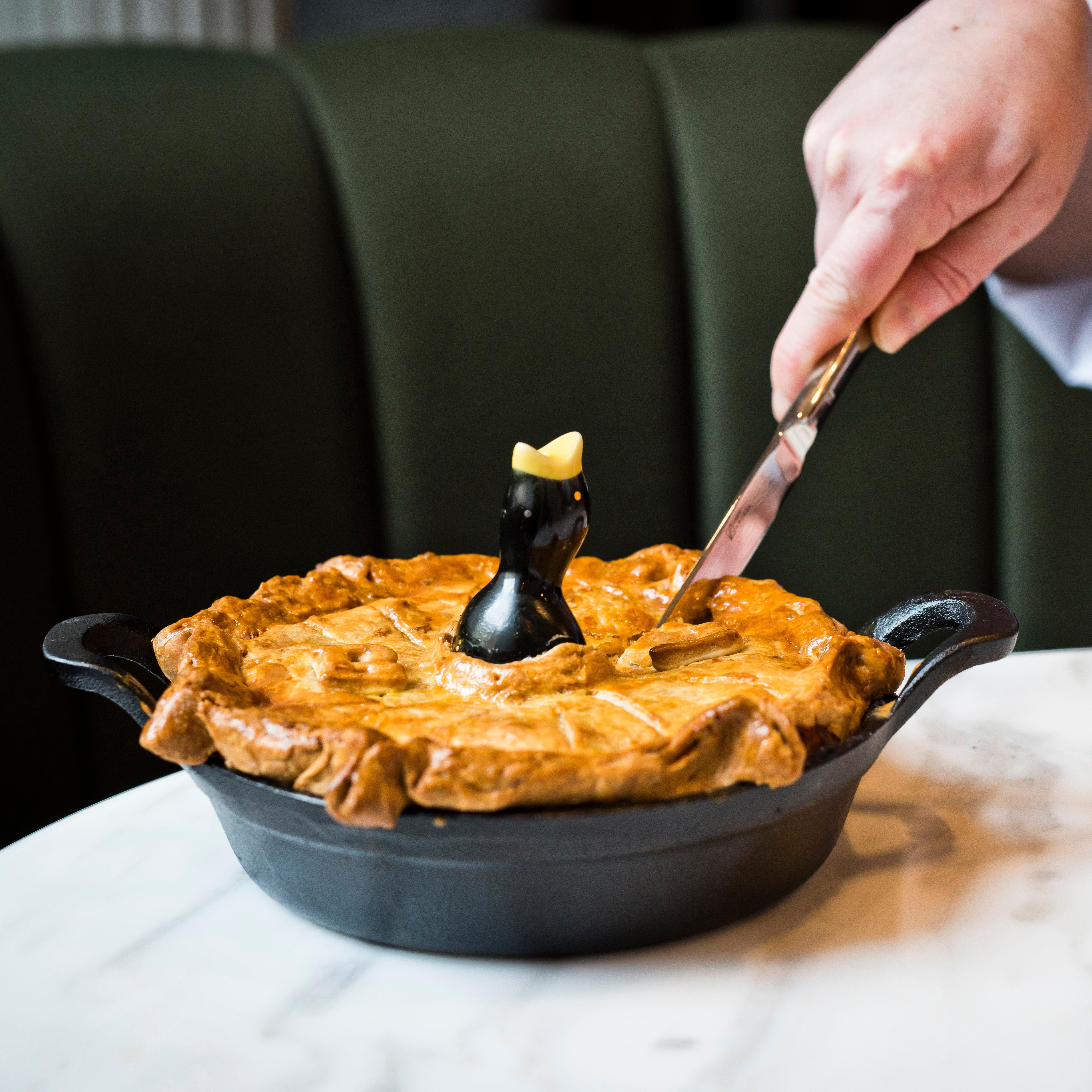 Kimpton Blythswood Square Hotel & Spa By Ihg Glasgow Bagian luar foto A game pie