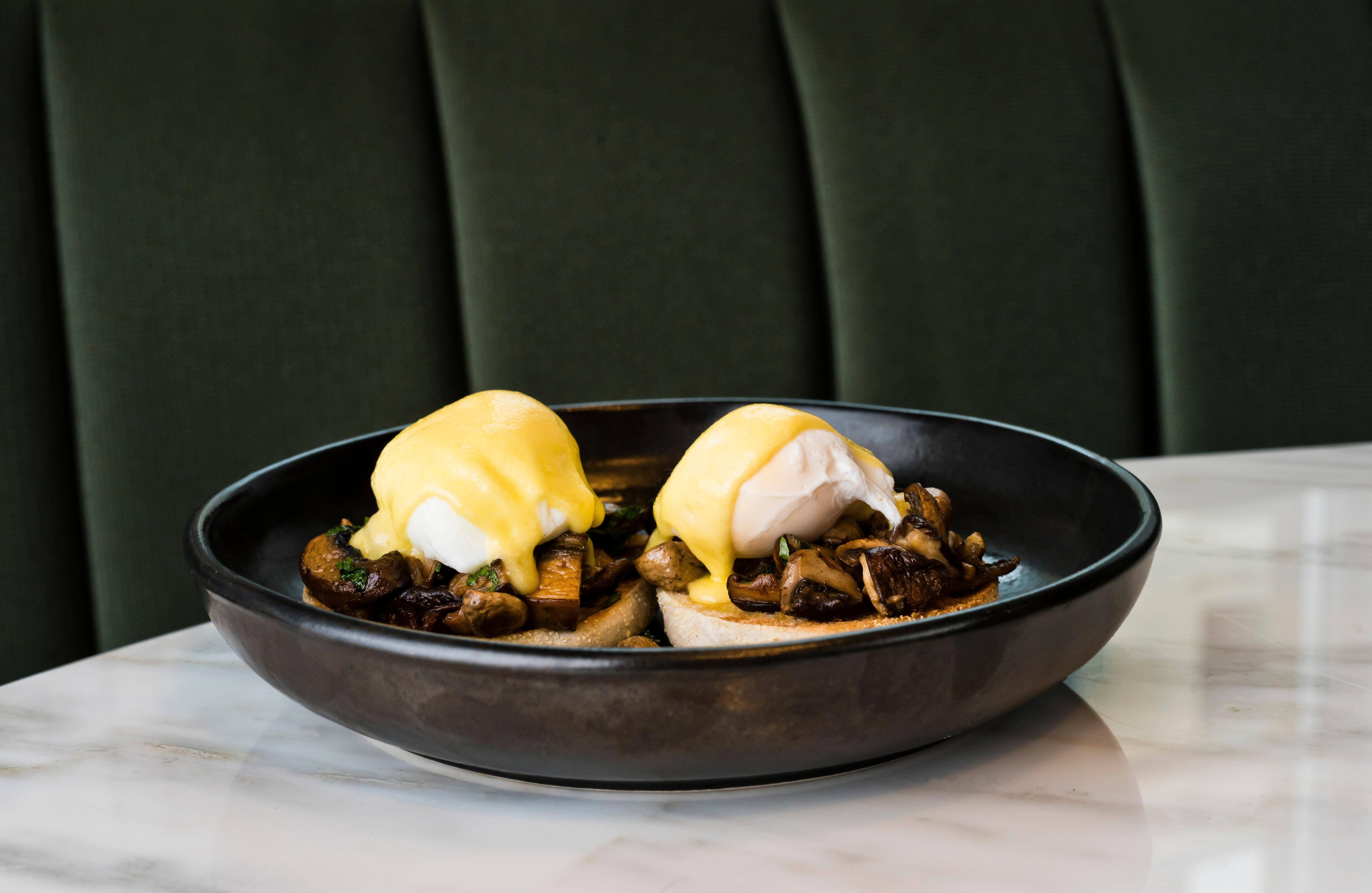 Kimpton Blythswood Square Hotel & Spa By Ihg Glasgow Bagian luar foto Eggs Benedict