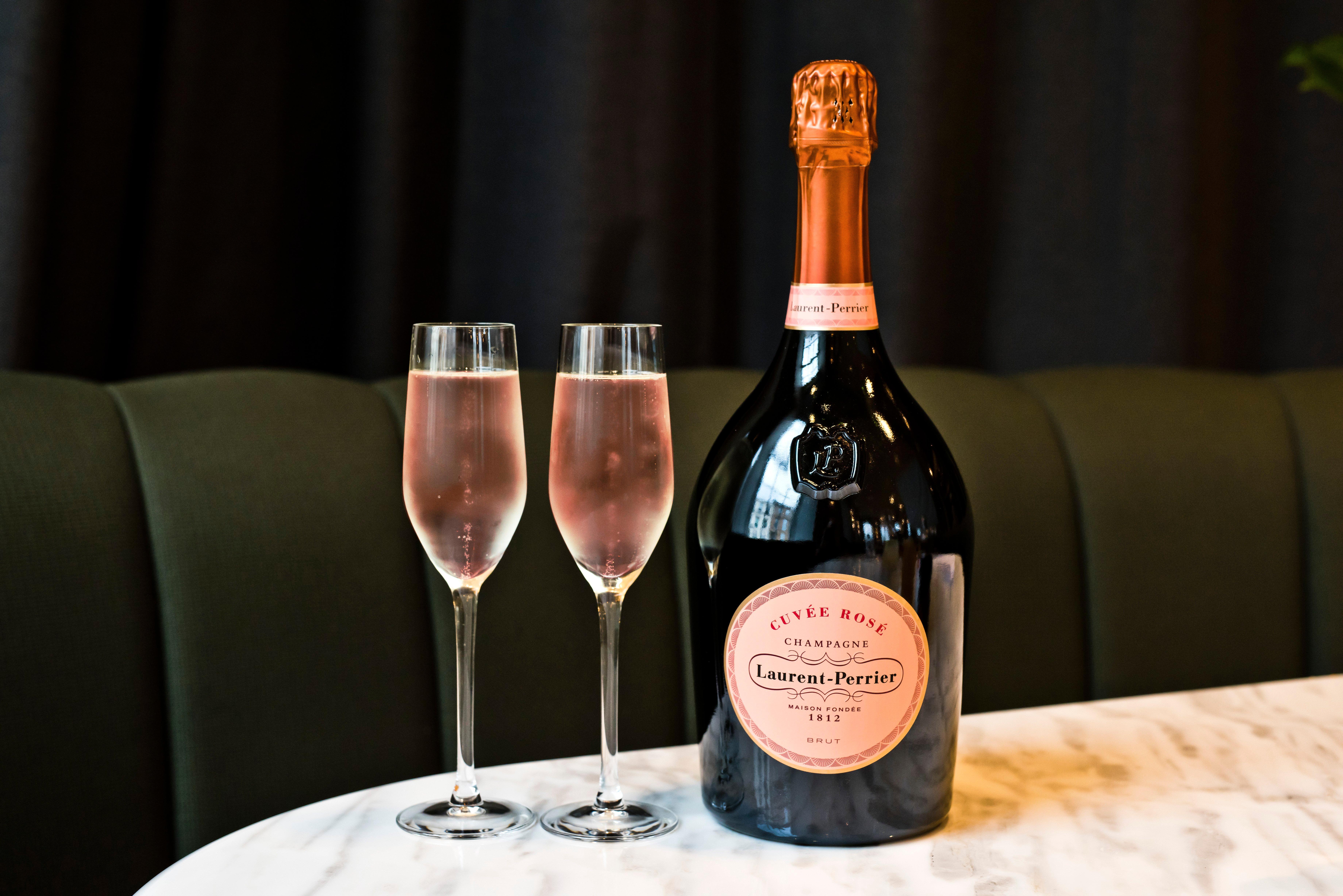 Kimpton Blythswood Square Hotel & Spa By Ihg Glasgow Bagian luar foto Champagne Perrier-Jouët Rosé Belle Epoque