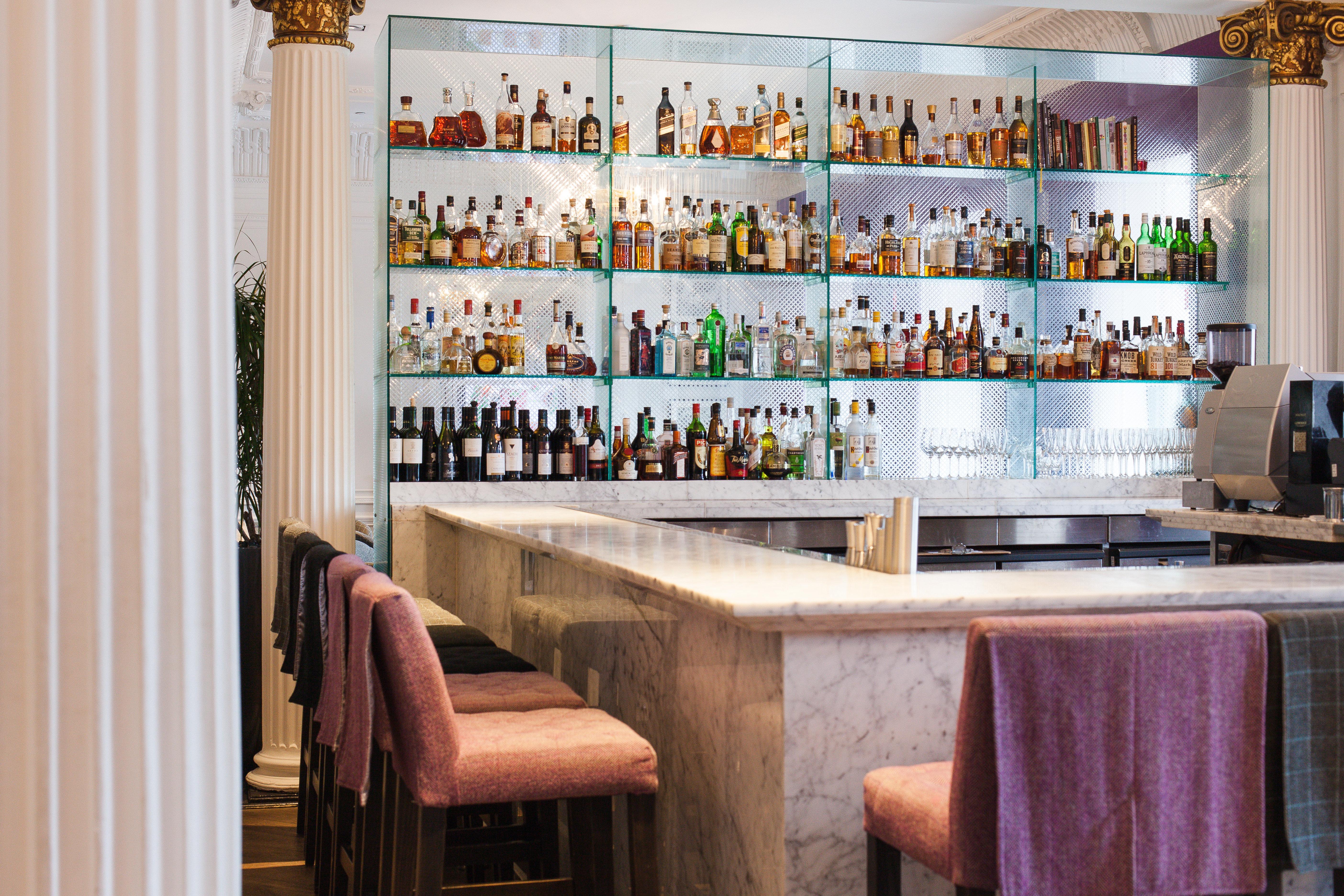 Kimpton Blythswood Square Hotel & Spa By Ihg Glasgow Bagian luar foto The bar at the hotel